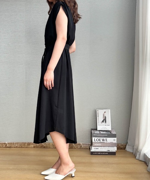 maison de LATIR(メゾンドラティール)の「夏服に最適!ノースリーブロングシャツワンピース(シャツワンピース・レディース・ブラック/イエロー/ブルー・M/L/XL)」の15枚目の写真