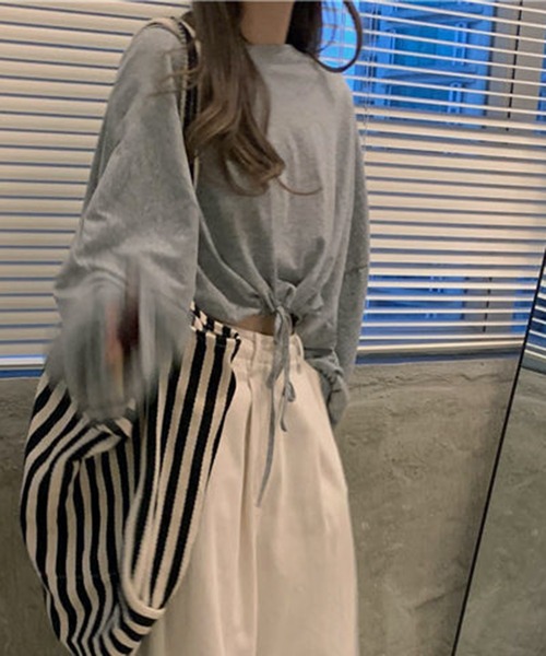 VIBGYOR(ヴィブジョー)の「【EIZZ/アイズ】クロップド丈 カットデザイン トップス(Tシャツ/カットソー・レディース・ホワイト/ブラック/グレー・FREE)」の5枚目の写真