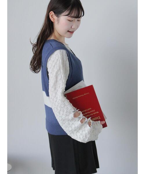 ehka sopo（エヘカソポ）の「配色ラインニットベスト（ベスト・レディース・グレー/ブルー/オフホワイト・F）」の4枚目の写真