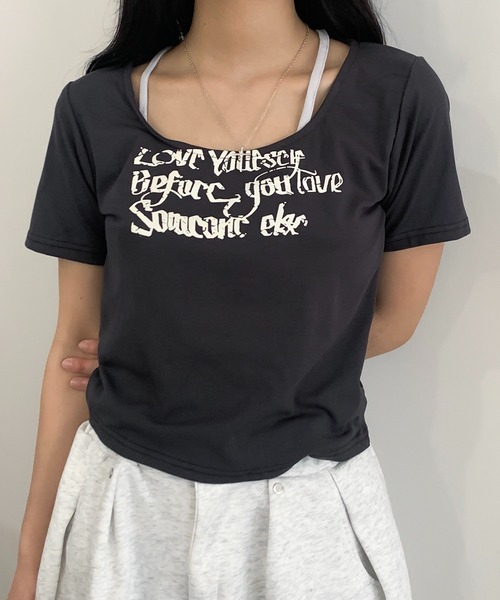 lilful(リルフル)の「フェイクレイヤードホルターネックロゴピチT(Tシャツ/カットソー・レディース・ベージュ/ダークグレー・M/S)」の3枚目の写真