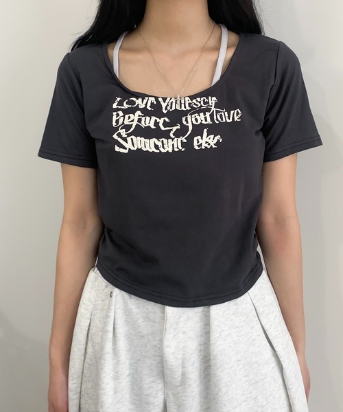 lilful(リルフル)の「フェイクレイヤードホルターネックロゴピチT(Tシャツ/カットソー・レディース・ベージュ/ダークグレー・M/S)」の5枚目の写真