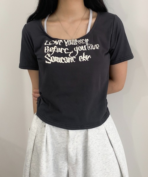 lilful(リルフル)の「フェイクレイヤードホルターネックロゴピチT(Tシャツ/カットソー・レディース・ベージュ/ダークグレー・M/S)」の6枚目の写真