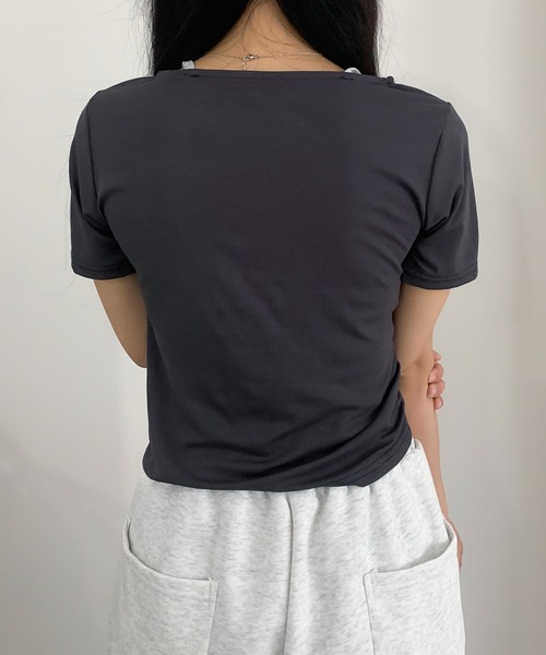 lilful(リルフル)の「フェイクレイヤードホルターネックロゴピチT(Tシャツ/カットソー・レディース・ベージュ/ダークグレー・M/S)」の7枚目の写真