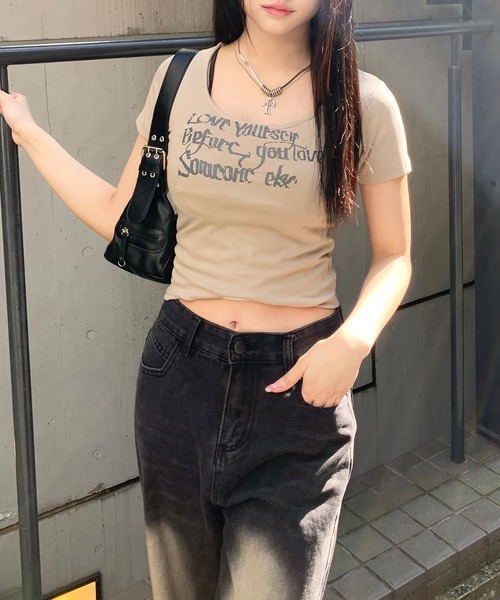 lilful(リルフル)の「フェイクレイヤードホルターネックロゴピチT(Tシャツ/カットソー・レディース・ベージュ/ダークグレー・M/S)」の13枚目の写真