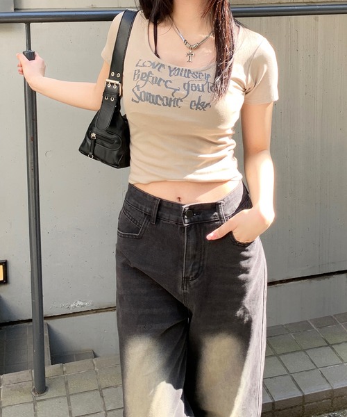 lilful(リルフル)の「フェイクレイヤードホルターネックロゴピチT(Tシャツ/カットソー・レディース・ベージュ/ダークグレー・M/S)」の14枚目の写真