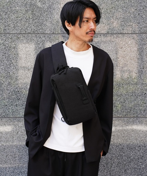 BAYBLO(ベイブロ)の「(LF)【:: fulcro 】【sling】9ポケット クロス ボディバッグ(ボディバッグ/ウエストポーチ・メンズ・ブラック・ONE SIZE)」の6枚目の写真