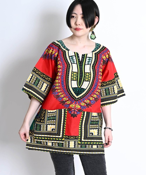 MARAI(マーライ)の「ダシキ柄半袖Tシャツ(Tシャツ/カットソー・レディース・レッド/ホワイト/ブルー/イエロー/ブラック・FREE)」の5枚目の写真