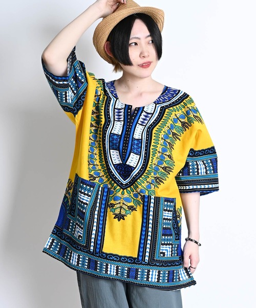 MARAI(マーライ)の「ダシキ柄半袖Tシャツ(Tシャツ/カットソー・レディース・レッド/ホワイト/ブルー/イエロー/ブラック・FREE)」の4枚目の写真