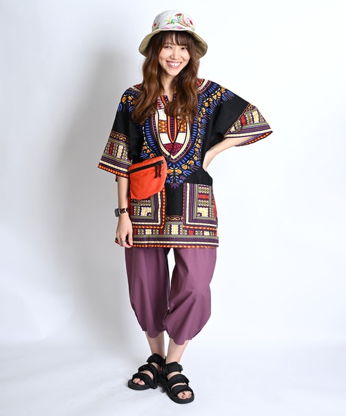 MARAI(マーライ)の「ダシキ柄半袖Tシャツ(Tシャツ/カットソー・レディース・レッド/ホワイト/ブルー/イエロー/ブラック・FREE)」の6枚目の写真