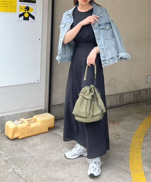 Futier land(フューティアランド)の「リゾートワンピ。夏大人バックリボンリネンワンピース(ワンピース・レディース・ブラック/ブルー/イエロー/オートミール・MEDIUM/LARGE)」の8枚目の写真