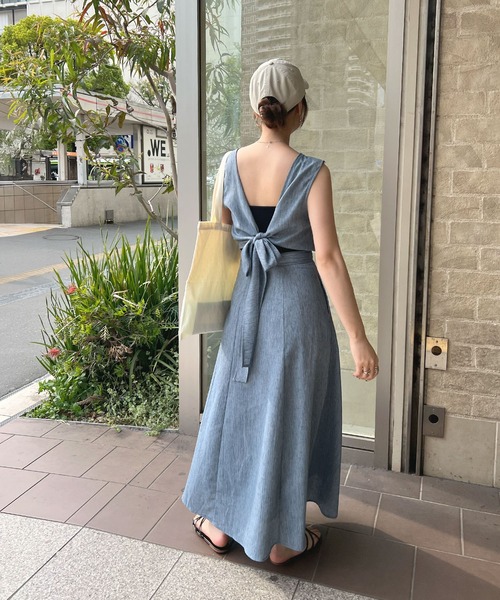 Futier land(フューティアランド)の「リゾートワンピ。夏大人バックリボンリネンワンピース(ワンピース・レディース・ブラック/ブルー/イエロー/オートミール・MEDIUM/LARGE)」の10枚目の写真