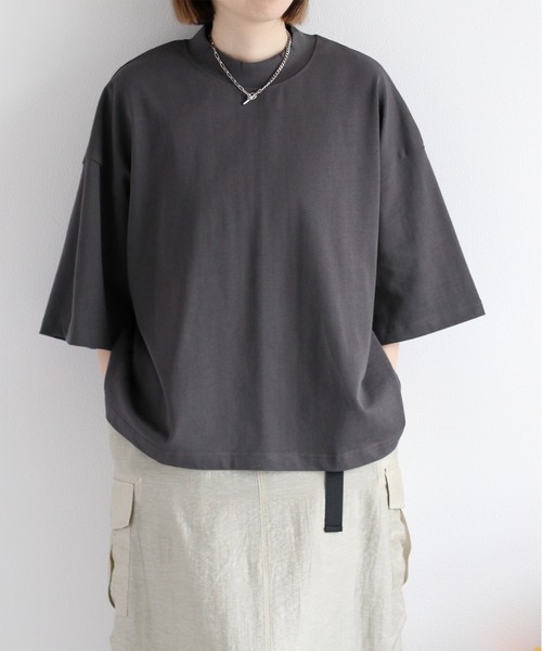 cepo（セポ）の「天竺モックネックショートスリーブTee（Tシャツ/カットソー・レディース・コーラルピンク/チャコール/ブラック/オフホワイト/ベージュ・M）」の3枚目の写真