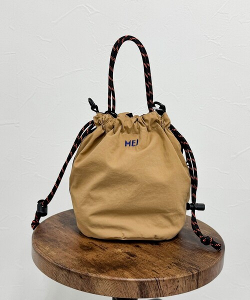 MEI（メイ）の「【MEI/メイ】イージードロストキンチャクショルダーバッグ（ショルダーバッグ・レディース・オレンジ/ベージュ/ライトグレー/ブラック・FREE）」の5枚目の写真