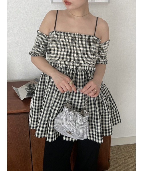 新品未使用LILY BROWN 3wayシャーリングペプラムトップス　グリーン 3wayシャーリングペプラムトップス(Tシャツ・カットソー