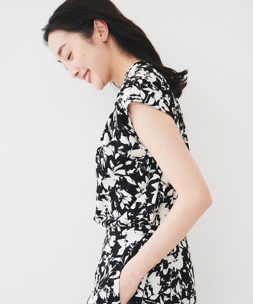 セール】【セットアップ可/洗える】モザイクフラワー柄ブラウス