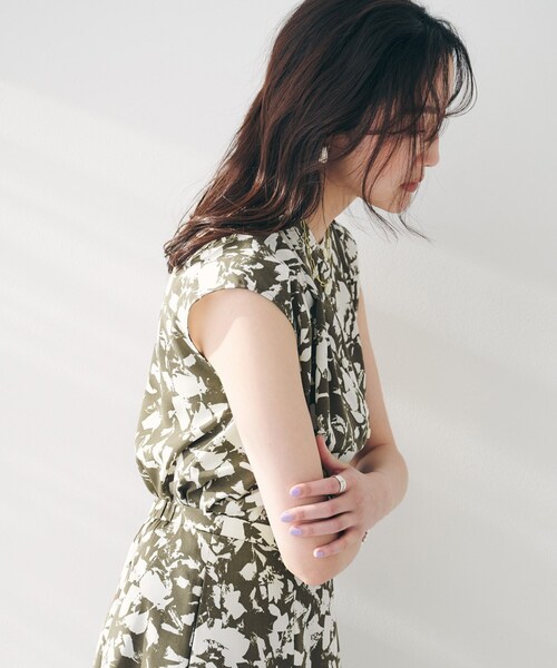 セール】【セットアップ可/洗える】モザイクフラワー柄ブラウス