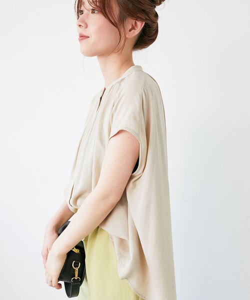 le.coeur blanc(ルクールブラン)の「《手洗い可能》T/R追撚フレンチスリーブブラウス(シャツ/ブラウス・レディース・ベージュ/ブラック/ミント・38)」の8枚目の写真