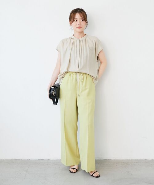 le.coeur blanc(ルクールブラン)の「《手洗い可能》T/R追撚フレンチスリーブブラウス(シャツ/ブラウス・レディース・ベージュ/ブラック/ミント・38)」の11枚目の写真