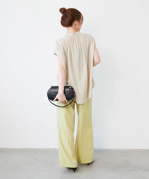 le.coeur blanc(ルクールブラン)の「《手洗い可能》T/R追撚フレンチスリーブブラウス(シャツ/ブラウス・レディース・ベージュ/ブラック/ミント・38)」の13枚目の写真