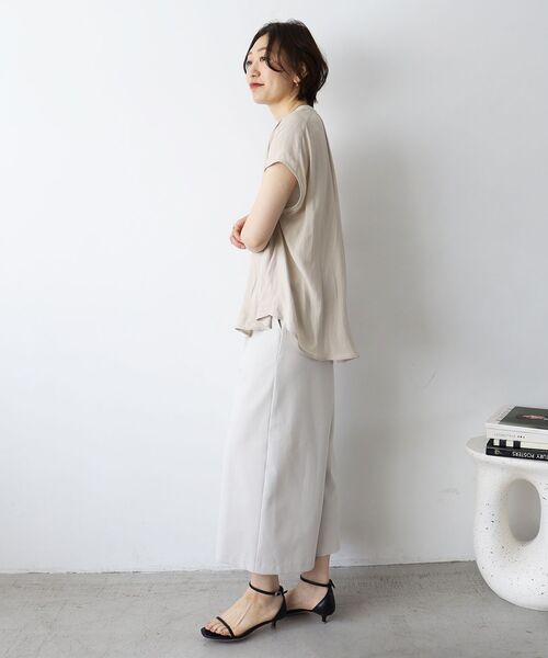 le.coeur blanc(ルクールブラン)の「《手洗い可能》T/R追撚フレンチスリーブブラウス(シャツ/ブラウス・レディース・ベージュ/ブラック/ミント・38)」の16枚目の写真