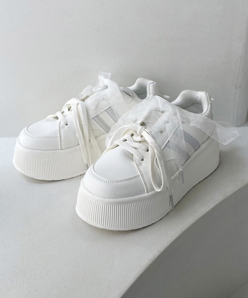 one after another NICE CLAUP(ワンアフターアナザーナイスクラップ)の「【新色追加】プラットフォームリボンカスタムスニーカー(スニーカー・レディース・ホワイト/ネイビー/サックスブルー・S/M/L)」の13枚目の写真