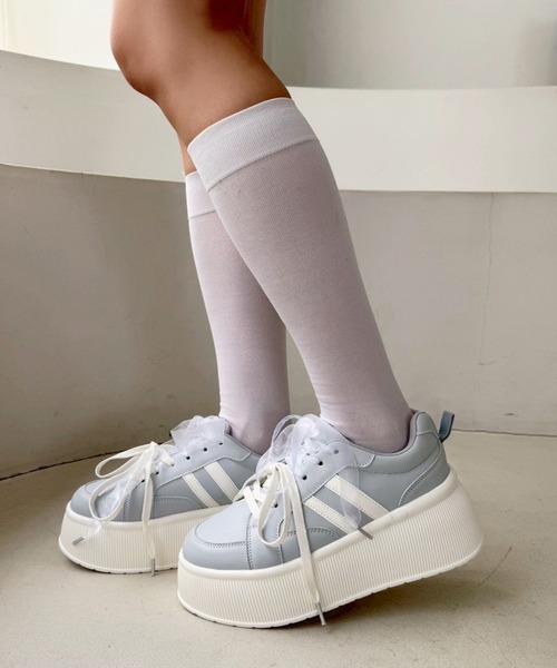 one after another NICE CLAUP(ワンアフターアナザーナイスクラップ)の「【新色追加】プラットフォームリボンカスタムスニーカー(スニーカー・レディース・ホワイト/ネイビー/サックスブルー・S/M/L)」の18枚目の写真