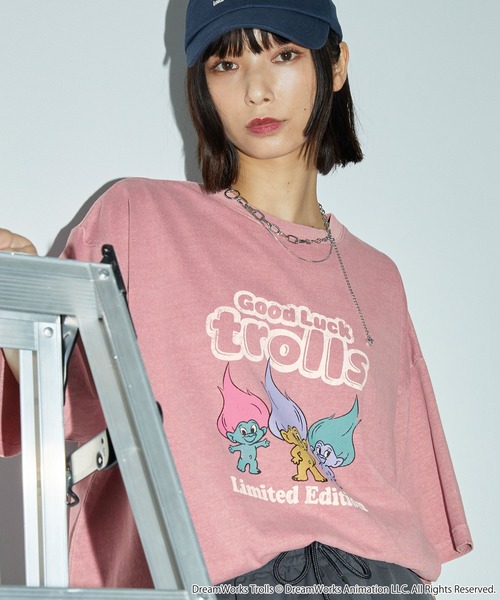 Anchor Smith(アンカー スミス)の「Good Luck Trolls 別注 ヴィンテージ加工 オーバーサイズプリント半袖Tシャツ/ グッドラックトロールズ(Tシャツ/カットソー・レディース・ブラック/アイボリー/ピンク・M/L)」の3枚目の写真