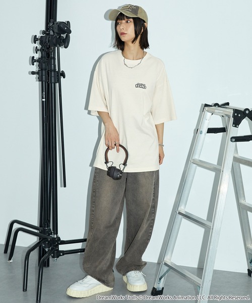 Anchor Smith(アンカー スミス)の「Good Luck Trolls 別注 ヴィンテージ加工 オーバーサイズプリント半袖Tシャツ/ グッドラックトロールズ(Tシャツ/カットソー・レディース・ブラック/アイボリー/ピンク・M/L)」の18枚目の写真