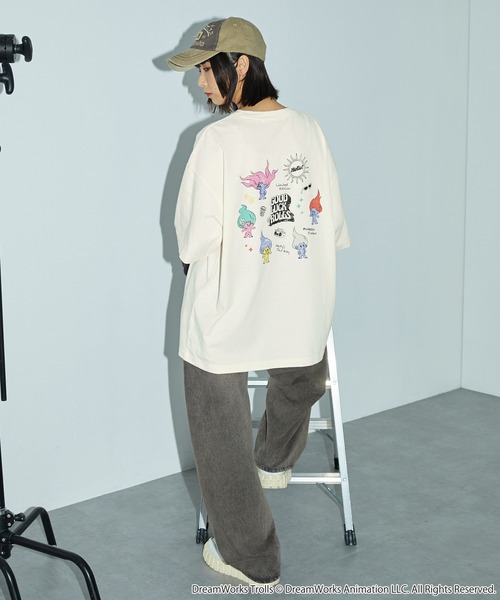 Anchor Smith(アンカー スミス)の「Good Luck Trolls 別注 ヴィンテージ加工 オーバーサイズプリント半袖Tシャツ/ グッドラックトロールズ(Tシャツ/カットソー・レディース・ブラック/アイボリー/ピンク・M/L)」の20枚目の写真