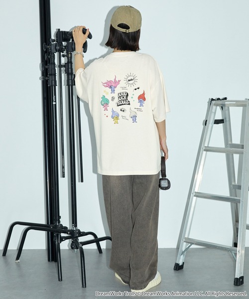 Anchor Smith(アンカー スミス)の「Good Luck Trolls 別注 ヴィンテージ加工 オーバーサイズプリント半袖Tシャツ/ グッドラックトロールズ(Tシャツ/カットソー・レディース・ブラック/アイボリー/ピンク・M/L)」の21枚目の写真