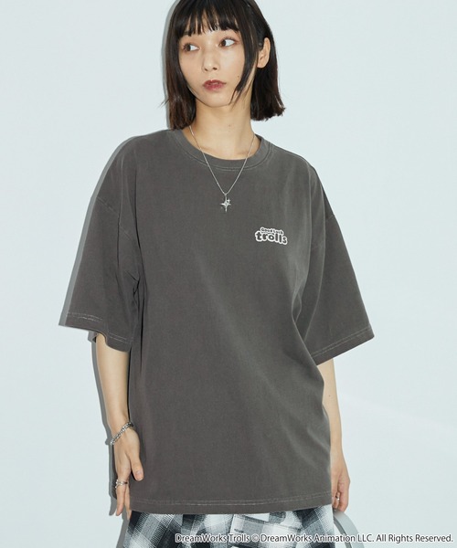 Anchor Smith(アンカー スミス)の「Good Luck Trolls 別注 ヴィンテージ加工 オーバーサイズプリント半袖Tシャツ/ グッドラックトロールズ(Tシャツ/カットソー・レディース・ブラック/アイボリー/ピンク・M/L)」の4枚目の写真