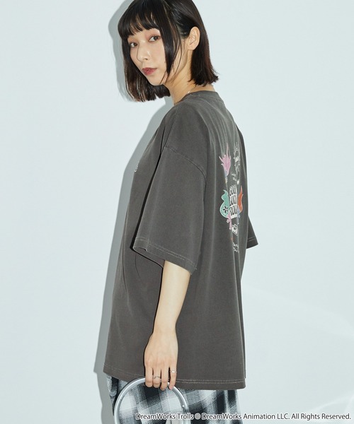 Anchor Smith(アンカー スミス)の「Good Luck Trolls 別注 ヴィンテージ加工 オーバーサイズプリント半袖Tシャツ/ グッドラックトロールズ(Tシャツ/カットソー・レディース・ブラック/アイボリー/ピンク・M/L)」の5枚目の写真