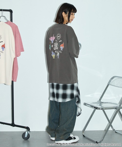 Anchor Smith(アンカー スミス)の「Good Luck Trolls 別注 ヴィンテージ加工 オーバーサイズプリント半袖Tシャツ/ グッドラックトロールズ(Tシャツ/カットソー・レディース・ブラック/アイボリー/ピンク・M/L)」の12枚目の写真