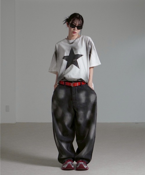 Chikashitsu +（チカシツプラス）の「【Chikashitsu +】point wash balloon denim pants / 【チカシツプラス】ポイントウォッシングバルーンデニムパンツ（デニムパンツ・メンズ・ブラック/グレー・M/L）」の6枚目の写真