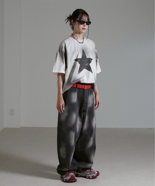 Chikashitsu +（チカシツプラス）の「【Chikashitsu +】point wash balloon denim pants / 【チカシツプラス】ポイントウォッシングバルーンデニムパンツ（デニムパンツ・メンズ・ブラック/グレー・M/L）」の8枚目の写真