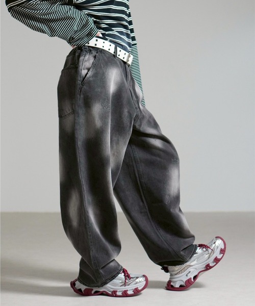 Chikashitsu +（チカシツプラス）の「【Chikashitsu +】point wash balloon denim pants / 【チカシツプラス】ポイントウォッシングバルーンデニムパンツ（デニムパンツ・メンズ・ブラック/グレー・M/L）」の19枚目の写真