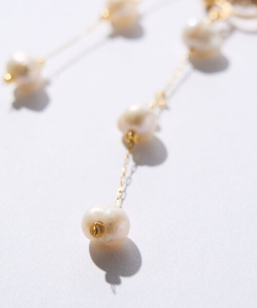 un dix cors（アンディコール）の「淡水パールチェーンイヤリング（イヤリング・レディース・ゴールド・FREE）」の3枚目の写真