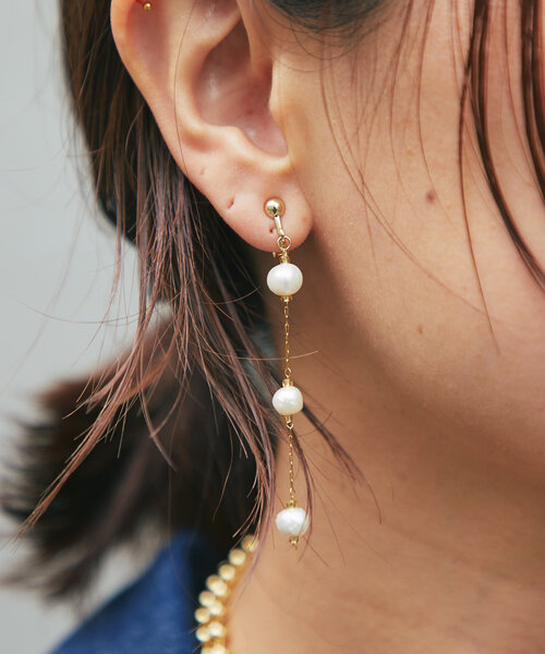 un dix cors（アンディコール）の「淡水パールチェーンイヤリング（イヤリング・レディース・ゴールド・FREE）」の7枚目の写真
