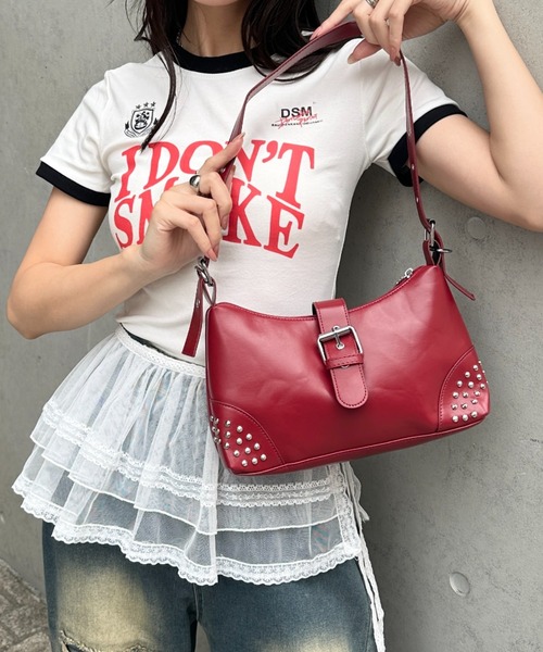 wears(ウェアーズ)の「スタッズフラップハンドバッグ(ハンドバッグ・レディース・ブラック/ホワイト/レッド/ブラウン・FREE)」の1枚目の写真