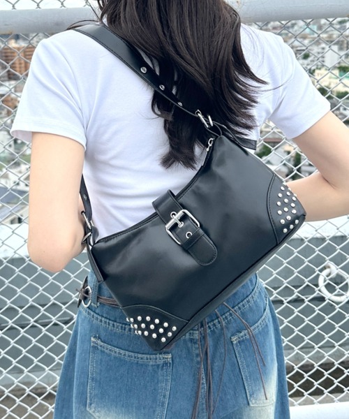 wears(ウェアーズ)の「スタッズフラップハンドバッグ(ハンドバッグ・レディース・ブラック/ホワイト/レッド/ブラウン・FREE)」の3枚目の写真