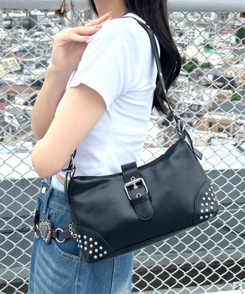 wears(ウェアーズ)の「スタッズフラップハンドバッグ(ハンドバッグ・レディース・ブラック/ホワイト/レッド/ブラウン・FREE)」の17枚目の写真