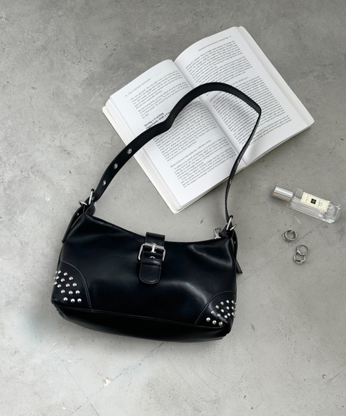 wears(ウェアーズ)の「スタッズフラップハンドバッグ(ハンドバッグ・レディース・ブラック/ホワイト/レッド/ブラウン・FREE)」の16枚目の写真