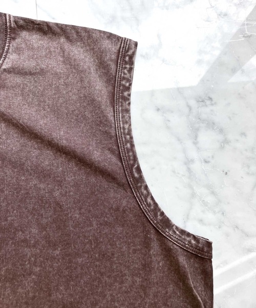 JOHNNY WOLF(ジョニーウルフ)の「SCUTUM オーバーサイズ ピグメント ノースリーブTシャツ(Tシャツ/カットソー・メンズ・ブラック/モカ/インディゴブルー/カーキ/オフホワイト・L/M)」の6枚目の写真