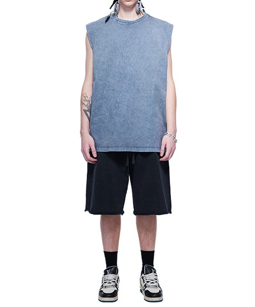 JOHNNY WOLF(ジョニーウルフ)の「SCUTUM オーバーサイズ ピグメント ノースリーブTシャツ(Tシャツ/カットソー・メンズ・ブラック/モカ/インディゴブルー/カーキ/オフホワイト・L/M)」の17枚目の写真