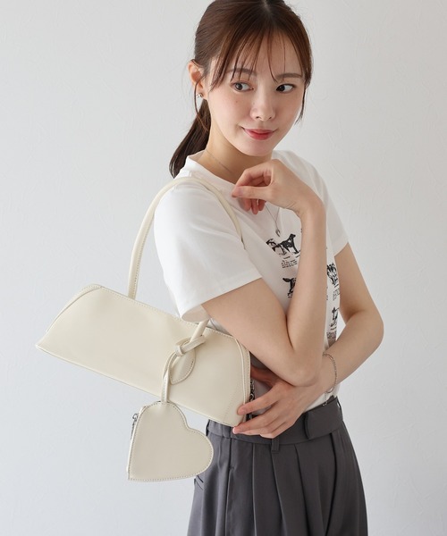 BLUEEAST(ブルーイースト)の「ハートポーチ付きフルートショルダーバッグ(ハンドバッグ・レディース・ホワイト/レッド/ブラック・FREE)」の4枚目の写真