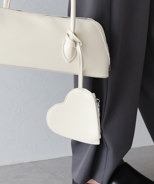 BLUEEAST(ブルーイースト)の「ハートポーチ付きフルートショルダーバッグ(ハンドバッグ・レディース・ホワイト/レッド/ブラック・FREE)」の5枚目の写真