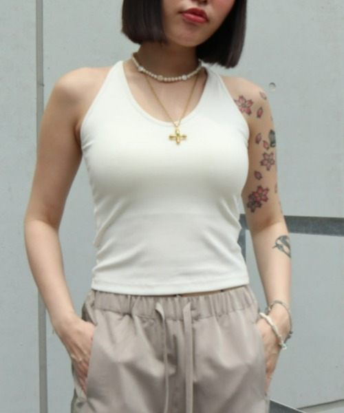 FIG&VIPER（フィグアンドバイパー）の「カップ付ホルターネックタンク（タンクトップ・レディース・ブラック/ホワイト/グレー・FREE）」の2枚目の写真