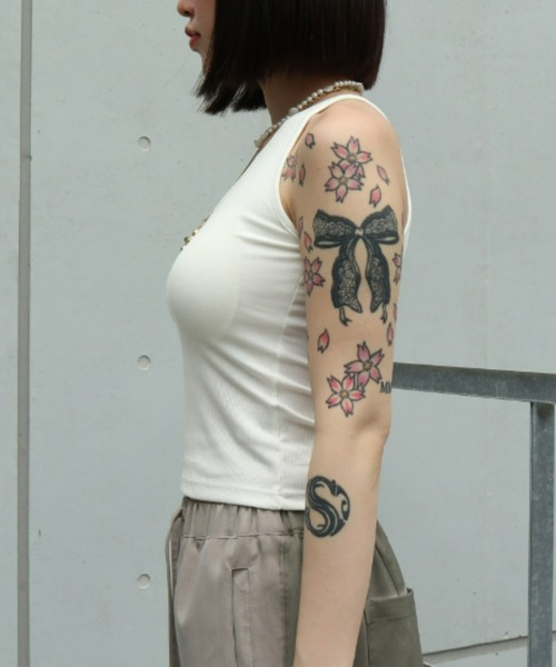 FIG&VIPER（フィグアンドバイパー）の「カップ付ホルターネックタンク（タンクトップ・レディース・ブラック/ホワイト/グレー・FREE）」の8枚目の写真