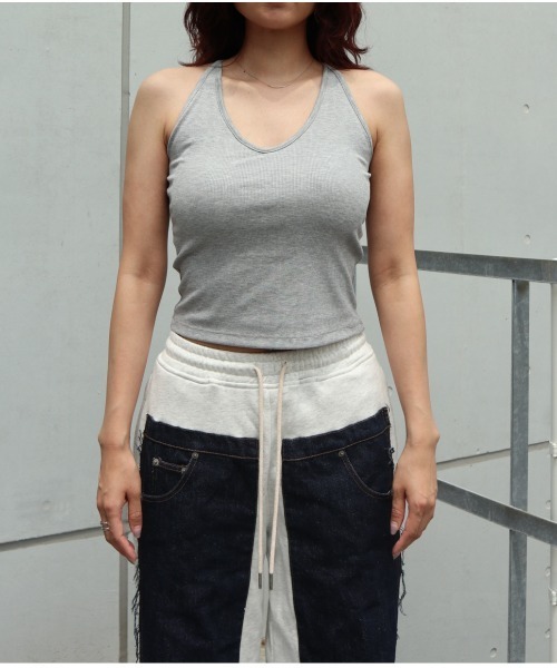 FIG&VIPER（フィグアンドバイパー）の「カップ付ホルターネックタンク（タンクトップ・レディース・ブラック/ホワイト/グレー・FREE）」の21枚目の写真
