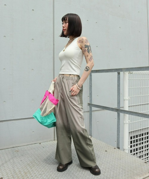 FIG&VIPER（フィグアンドバイパー）の「カップ付ホルターネックタンク（タンクトップ・レディース・ブラック/ホワイト/グレー・FREE）」の12枚目の写真